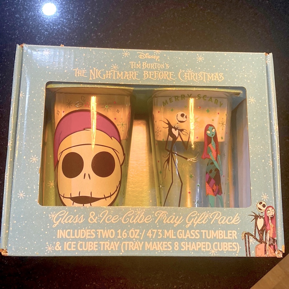 NWT The Nightmare Before Christmas Jack & Sally Glass And Ice Cube Tray Gift Set